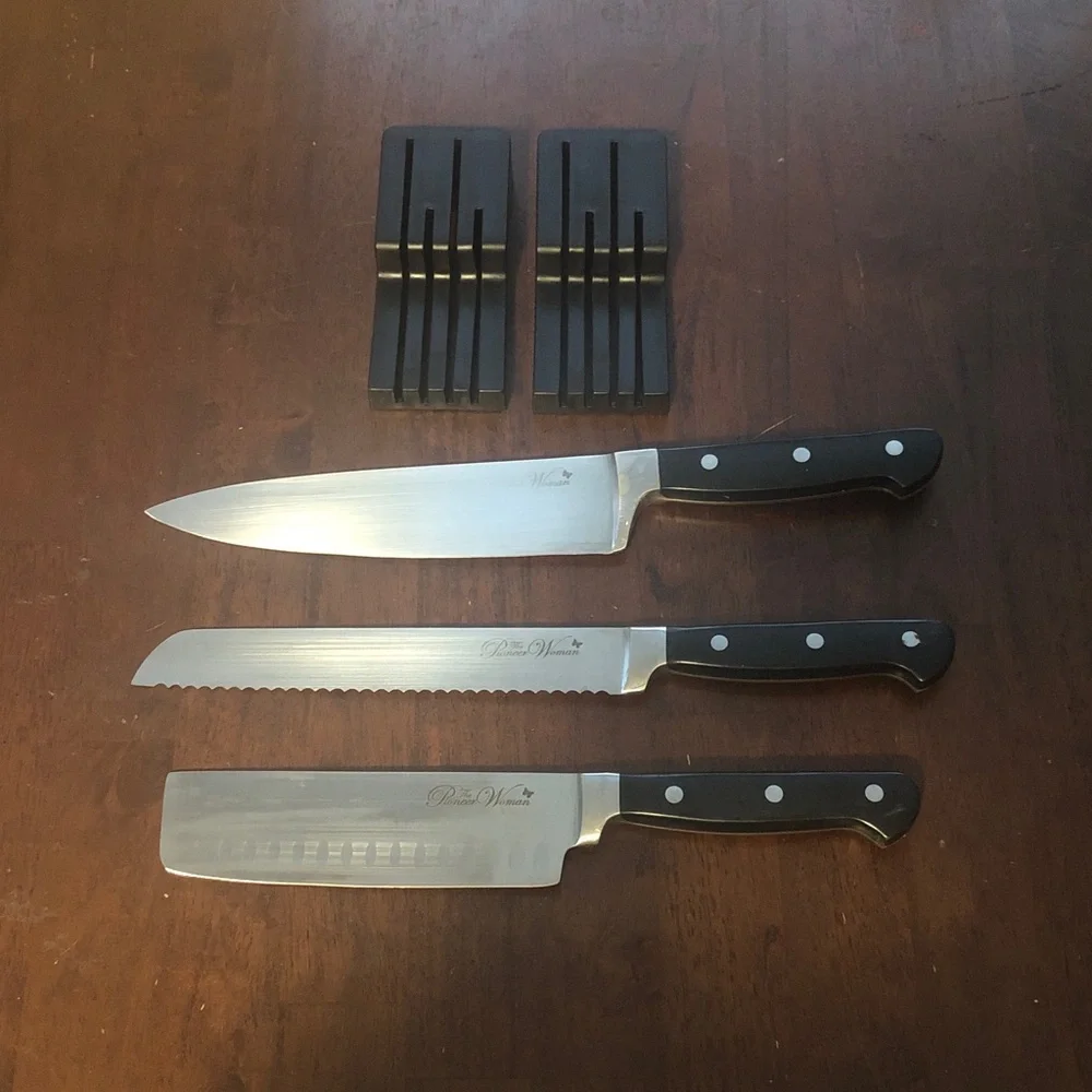 🥧🔥 The Pioneer Woman 3-Piece Knife Set with Black Handles and Blade Guards